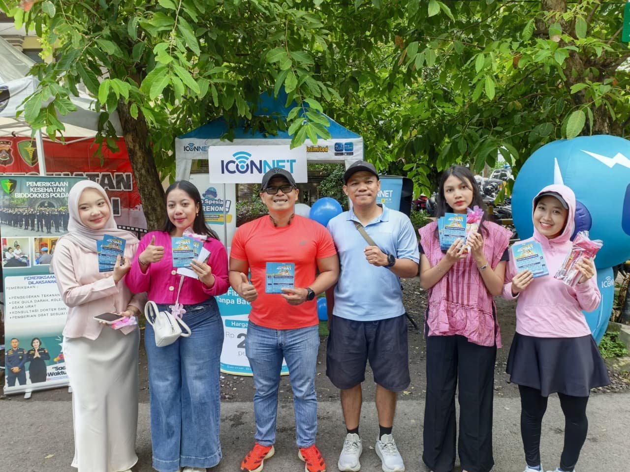 Momentum Valentine, PLN Icon Plus Membagikan Keceriaan dan Cokelat untuk Pengunjung CFD Renon