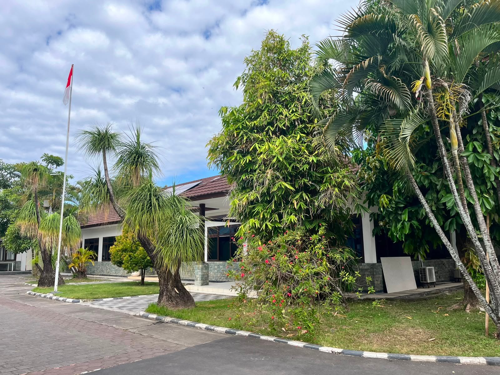 PLN Icon Plus SBU Regional Bali dan Nusa Tenggara Perkuat Komitmen Green Office