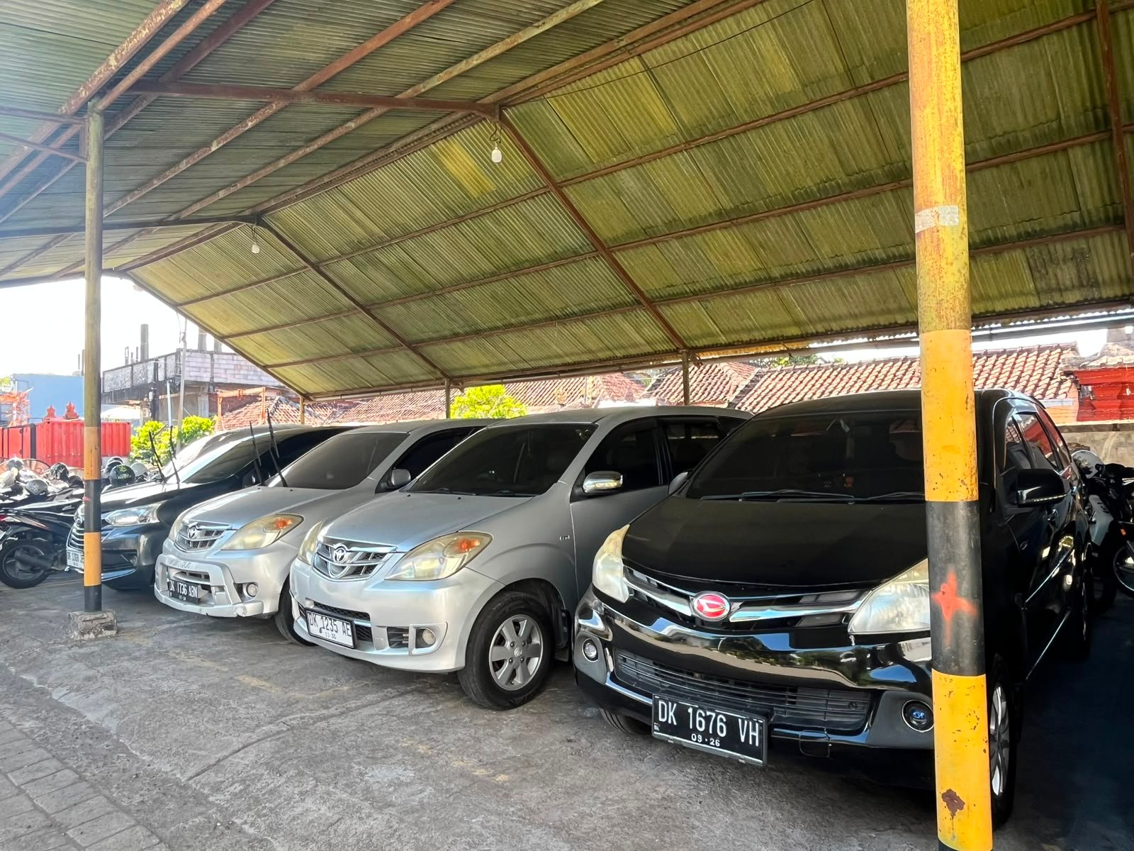 PLN Icon Plus SBU Regional Bali dan Nusa Tenggara Dorong Tertib Parkir di Area Kantor